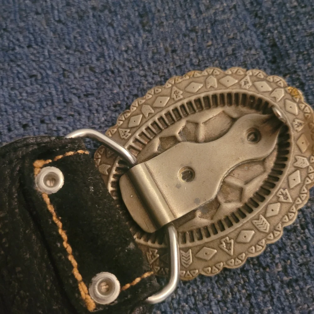 SOUTHWESTERN STYLE CONCHO LEATHER BELT  SZ 34" - Picture 7 of 16